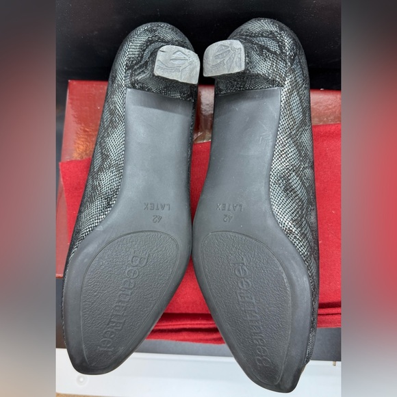 NWT NEW BeautiFeel Black and Gray Snake Print with Decorative patent toe - Picture 3 of 4